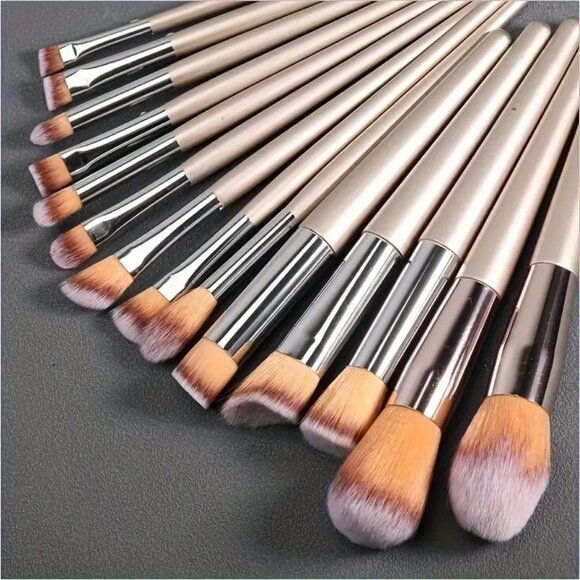 14-Piece Professional Soft Nylon Oval Makeup Brush Premium Large Set - Picture 1 of 7